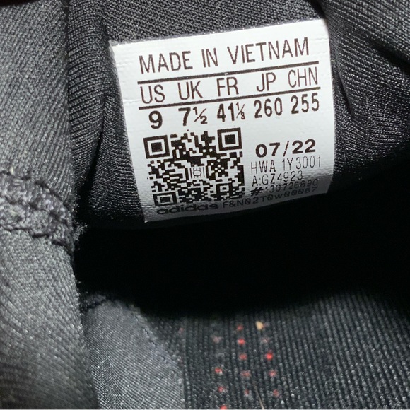 New ADIDAS Znsara Boost Athletic Sneaker Women's Size US 7.5, 9 GZ4923 - Picture 7 of 10